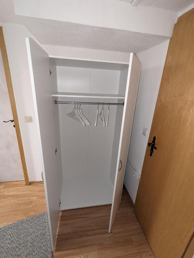 Direkt An Der S-Bahn Gelegenes Gemutliches Souterrain Apartment Mit Privatem Zugang Troisdorf Dış mekan fotoğraf