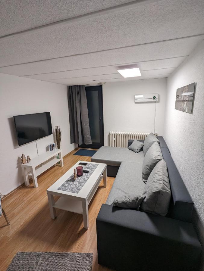 Direkt An Der S-Bahn Gelegenes Gemutliches Souterrain Apartment Mit Privatem Zugang Troisdorf Dış mekan fotoğraf