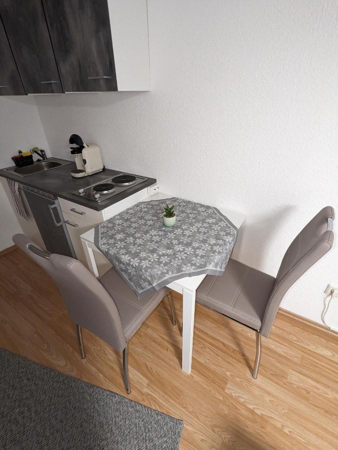 Direkt An Der S-Bahn Gelegenes Gemutliches Souterrain Apartment Mit Privatem Zugang Troisdorf Dış mekan fotoğraf
