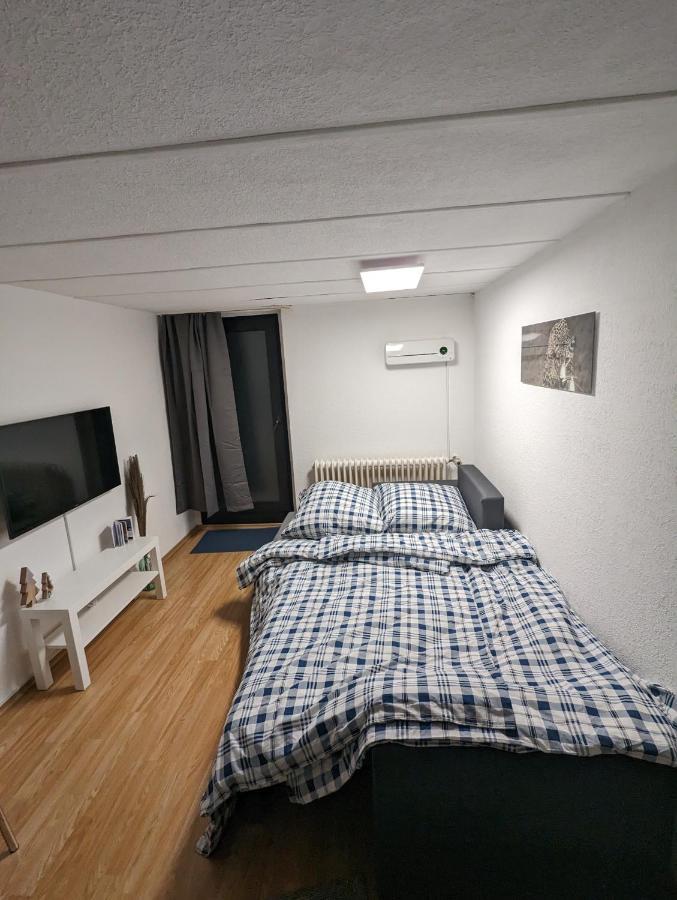 Direkt An Der S-Bahn Gelegenes Gemutliches Souterrain Apartment Mit Privatem Zugang Troisdorf Dış mekan fotoğraf